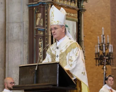 Nadbiskup-Kutlesa-Bozic-1200x675